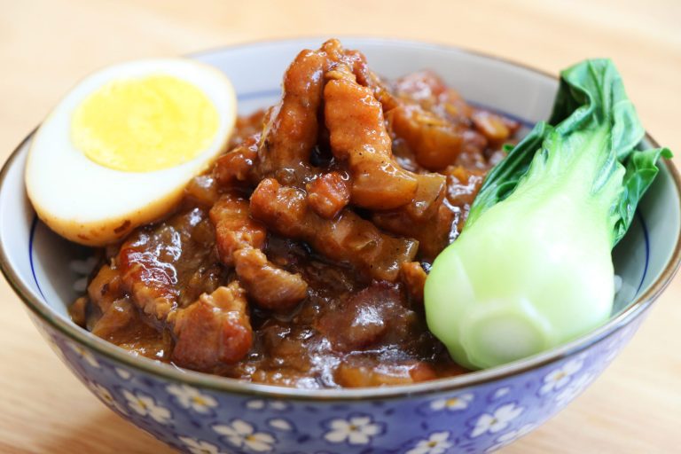 CiCiLi.tv - Taiwanese Braised Pork Belly Over Rice