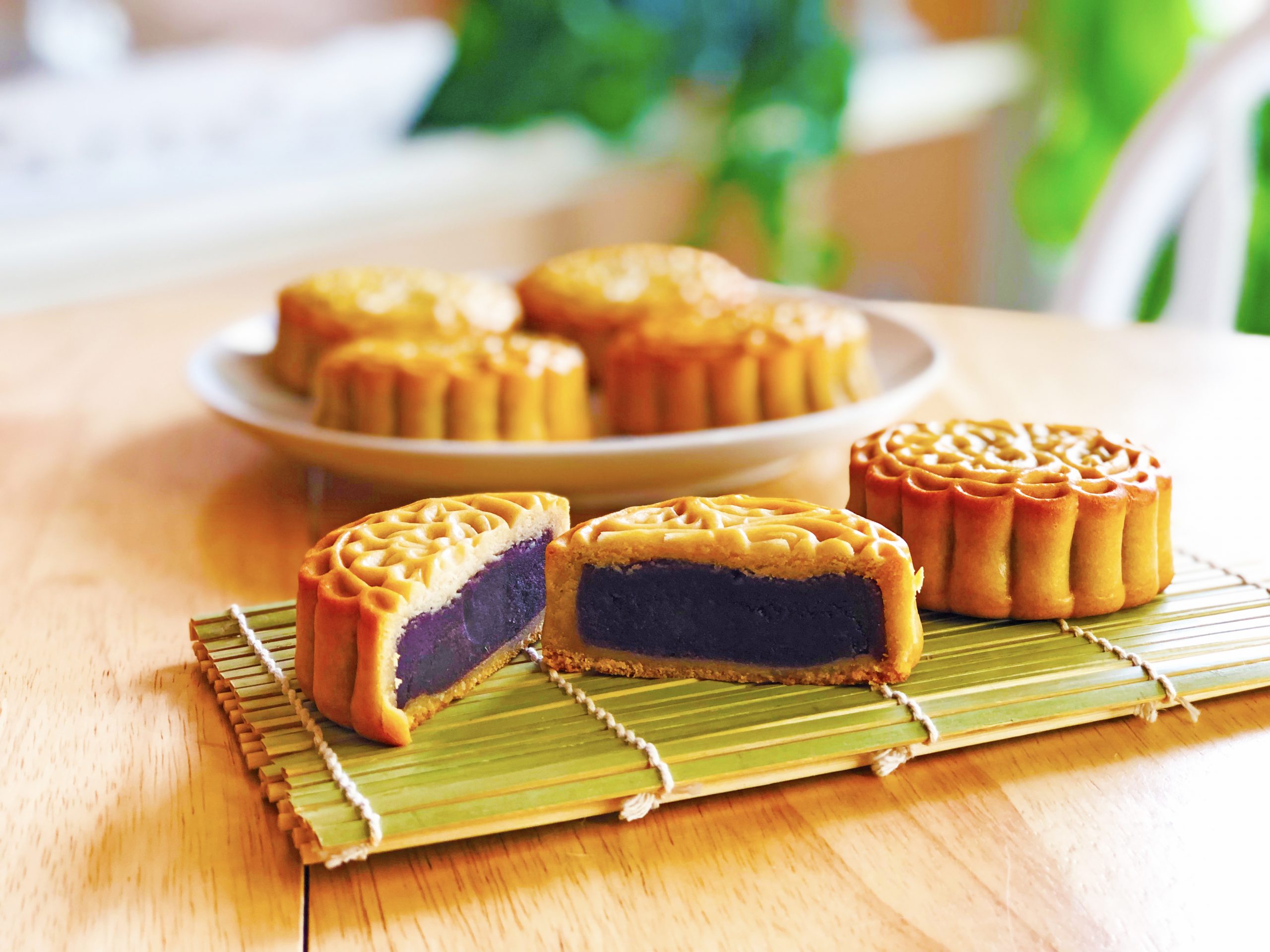 Can't have the mooncake and eat it too: Why China is cracking down on the  holiday dessert