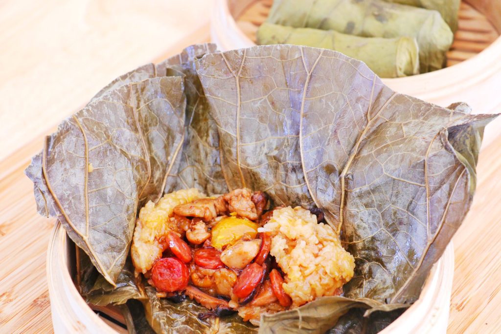 CiCiLi.tv - Chicken Sticky Rice Wrapped In Lotus Leaves (Zhen Zhu Ji ...