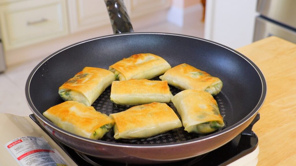 Chive Pocket with Spring Roll Wrappers 4