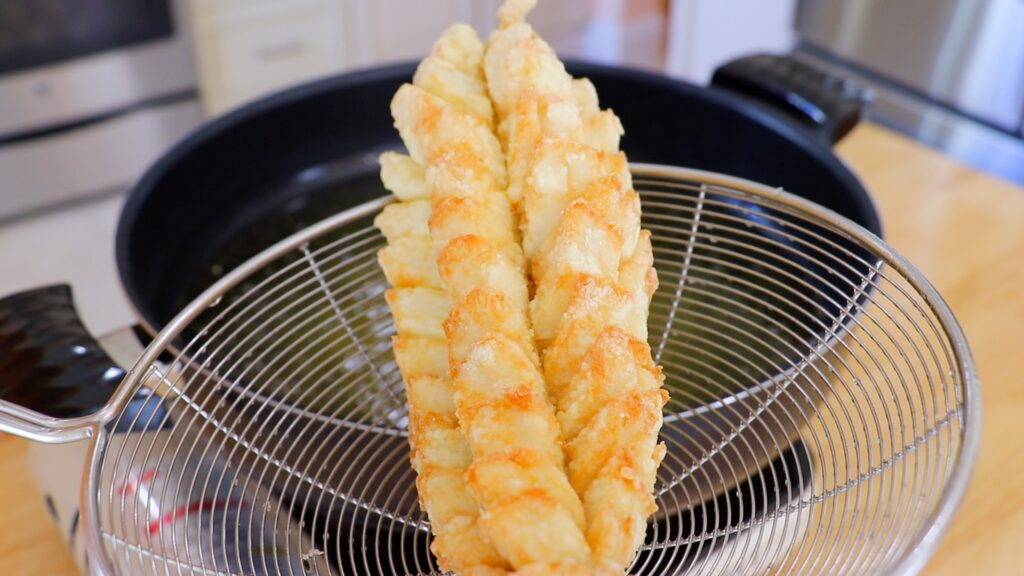 Crispy Blooming Fish 4. Done Fry