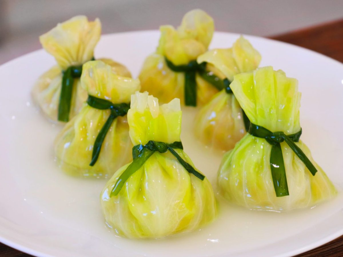 https://cicili.tv/wp-content/uploads/2023/04/Cabbage-Soup-Dumplings-Small-1-1200x900.jpg