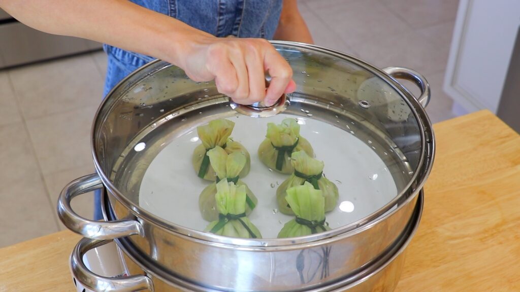 Cabbage Soup Dumplings 4. Steam