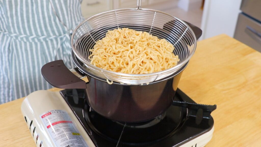 Thai Instant Noodle Salad 2. NoodlesT