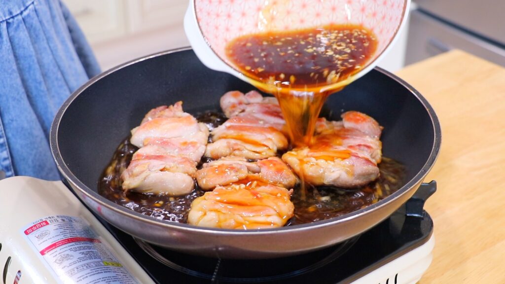 Honey Garlic Chicken 6. Simmer