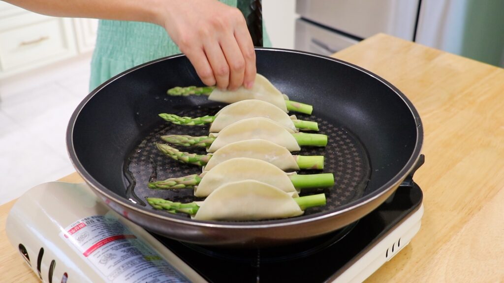 Chicken Potstickers with Asparagus 3