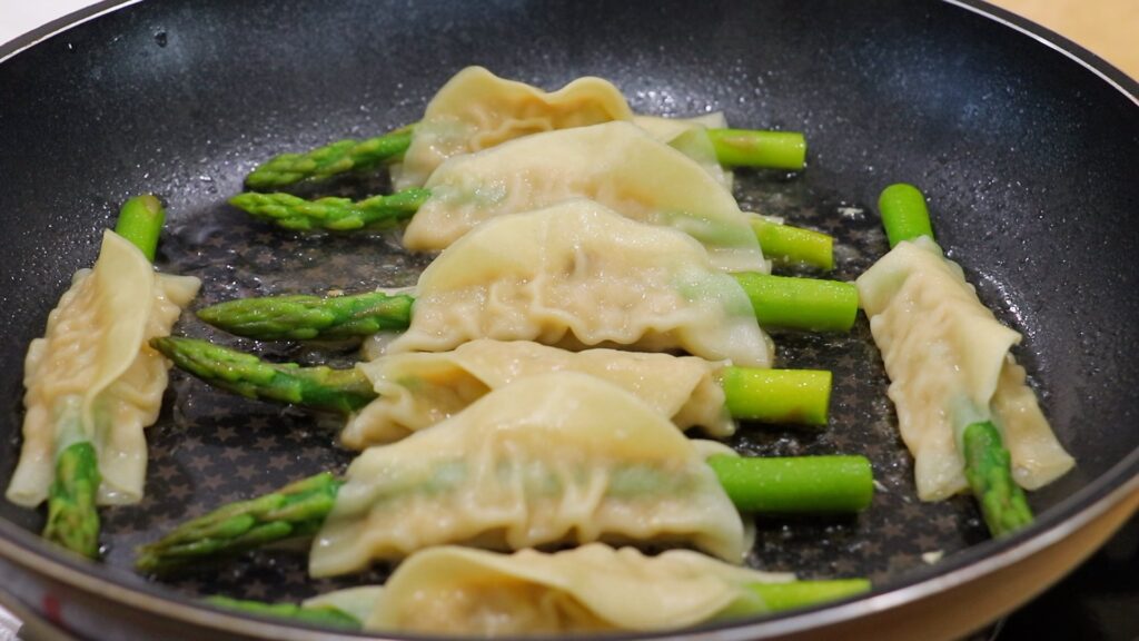 Chicken Potstickers with Asparagus 5