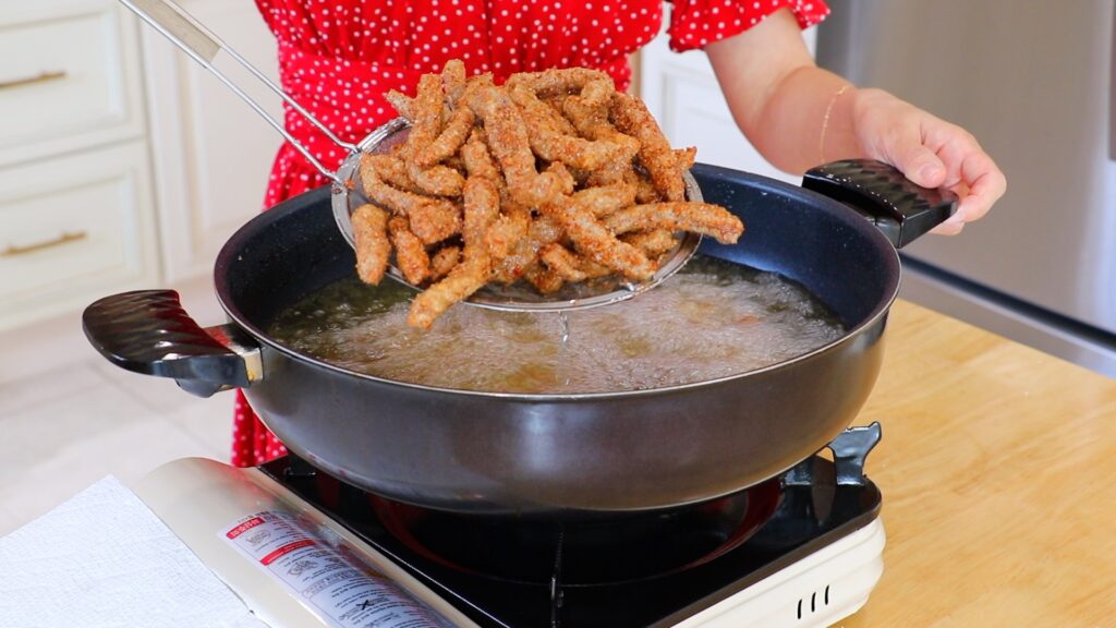 Crispy Chili Beef 4. Fry