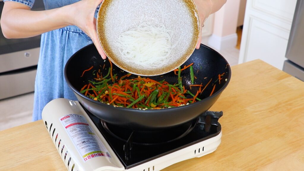 Vegetable Potstickers with Rice Paper 1. Filling