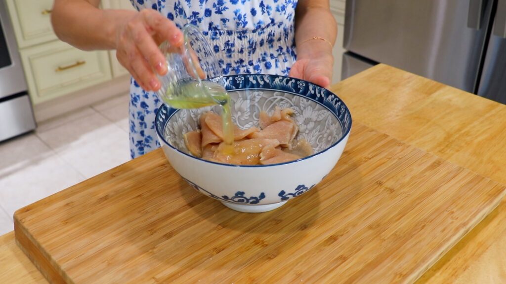 Chicken Chow Mein 1. Marinate