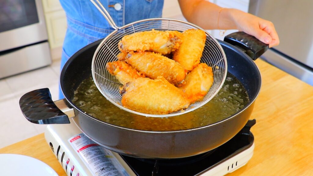 Chinese Fried Chicken Wings 4. Fry 1