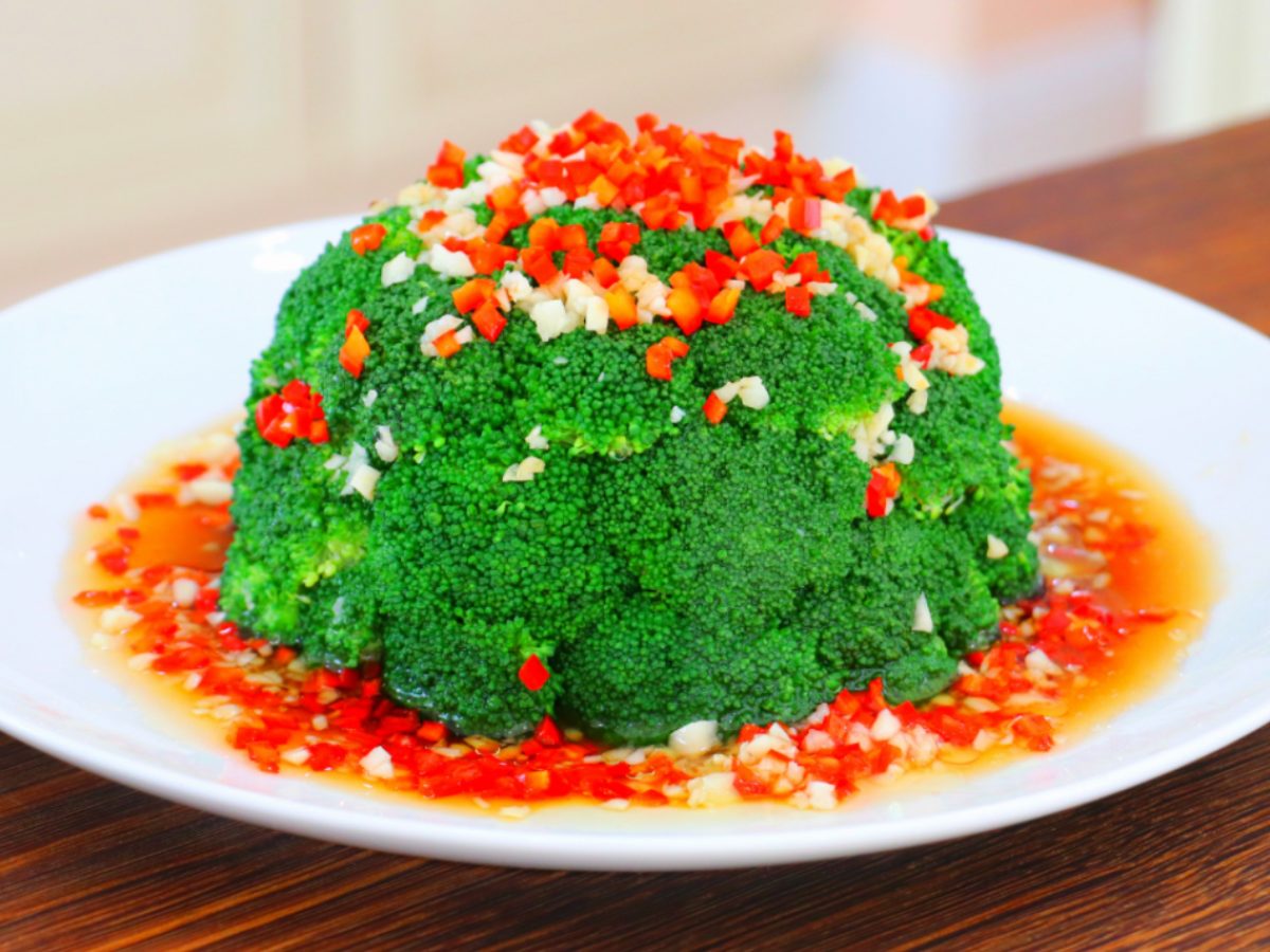 Broccoli-with-Garlic-Sauce-