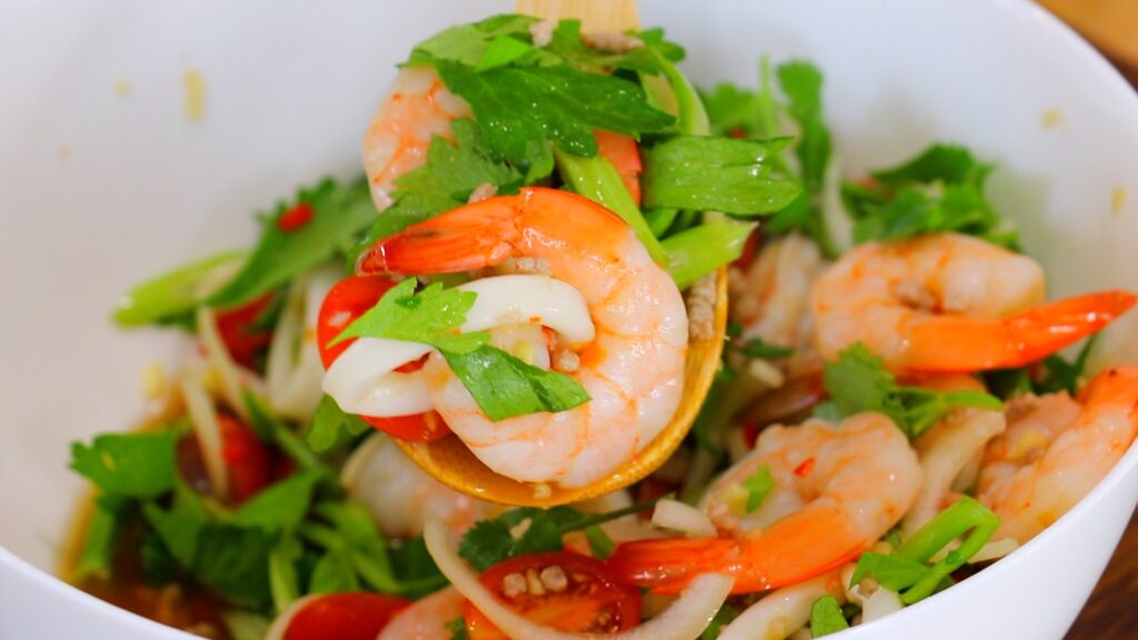 Seafood Salad 4. Toss