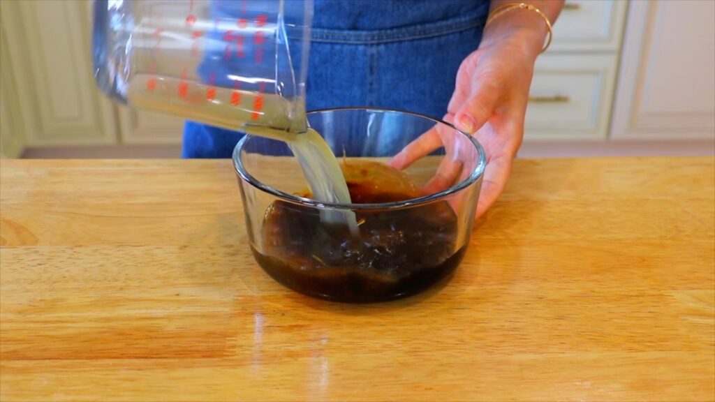 15-Min Beef Lo Mein 2. Sauce