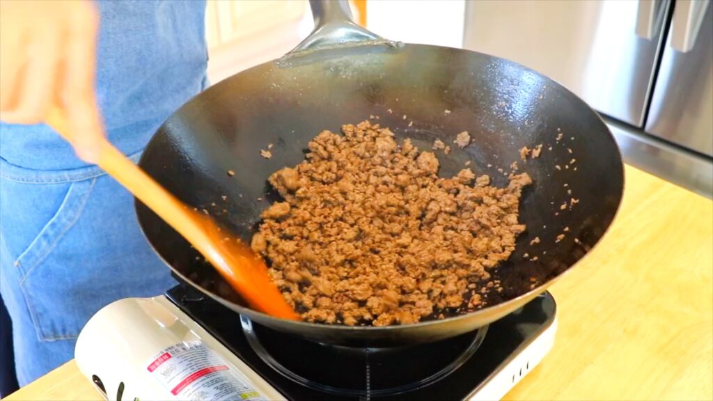 15-Min Beef Lo Mein 5. Stir-Fried the Beef