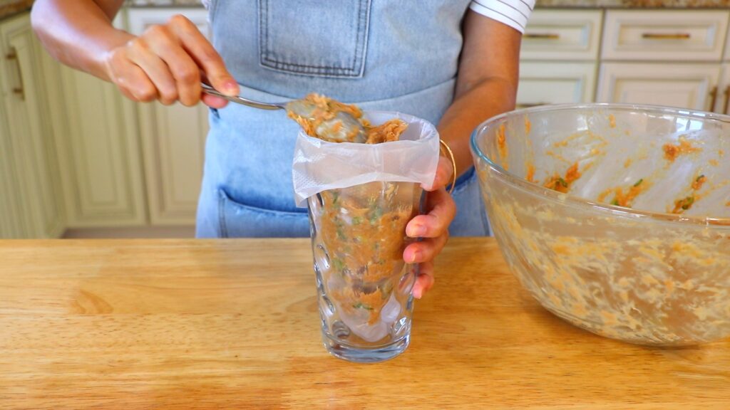 25-Min Chicken Wonton Soup 3. Filling in the Pastry Bag