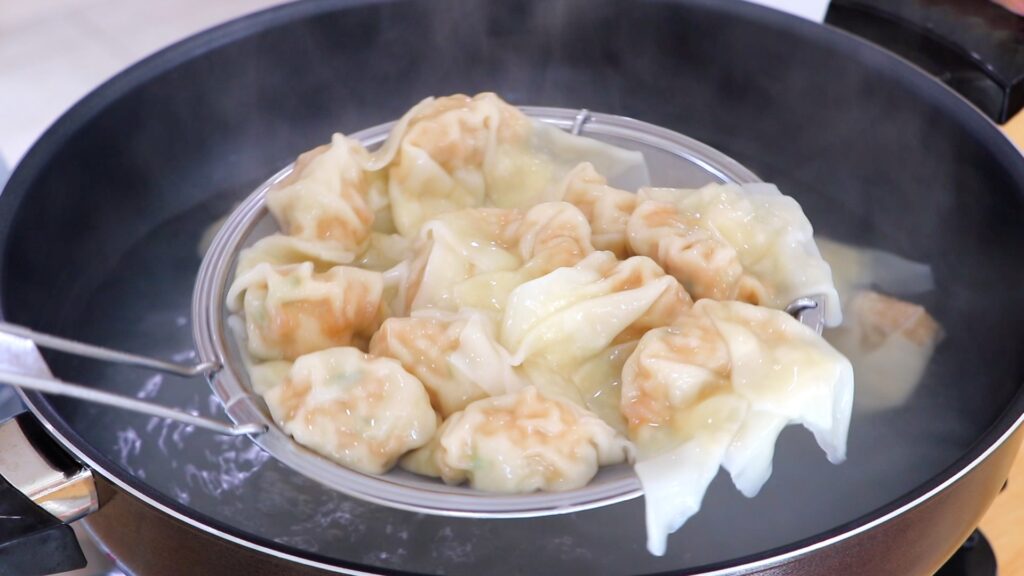 25-Min Chicken Wonton Soup 8. Boiled Wontons