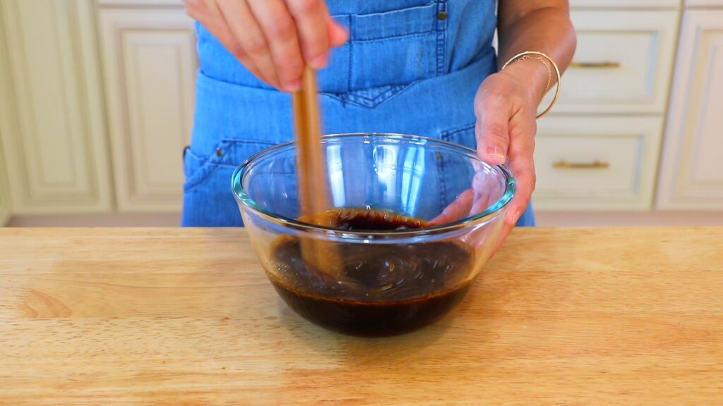 15-Min Ground Chicken Lo Mein 2. Sauce