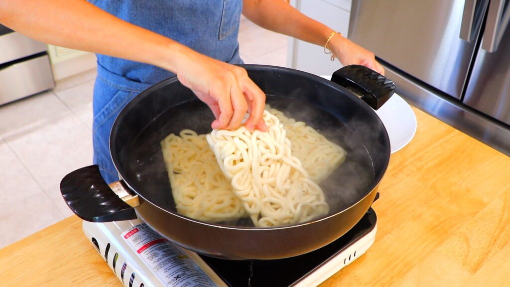 15-Min Stir-Fry Shrimp Udon 3. Boil the Udon