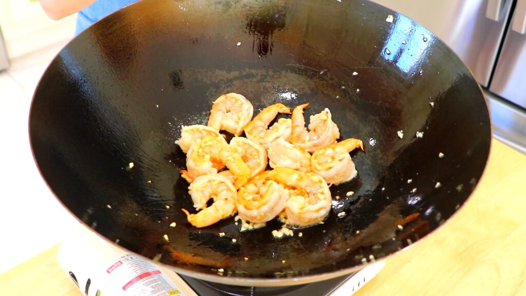 15-Min Stir-Fry Shrimp Udon 5. Stir-Fried Shrimp