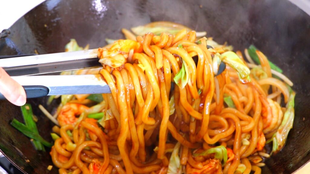 15-Min Stir-Fry Shrimp Udon 8. Final Toss