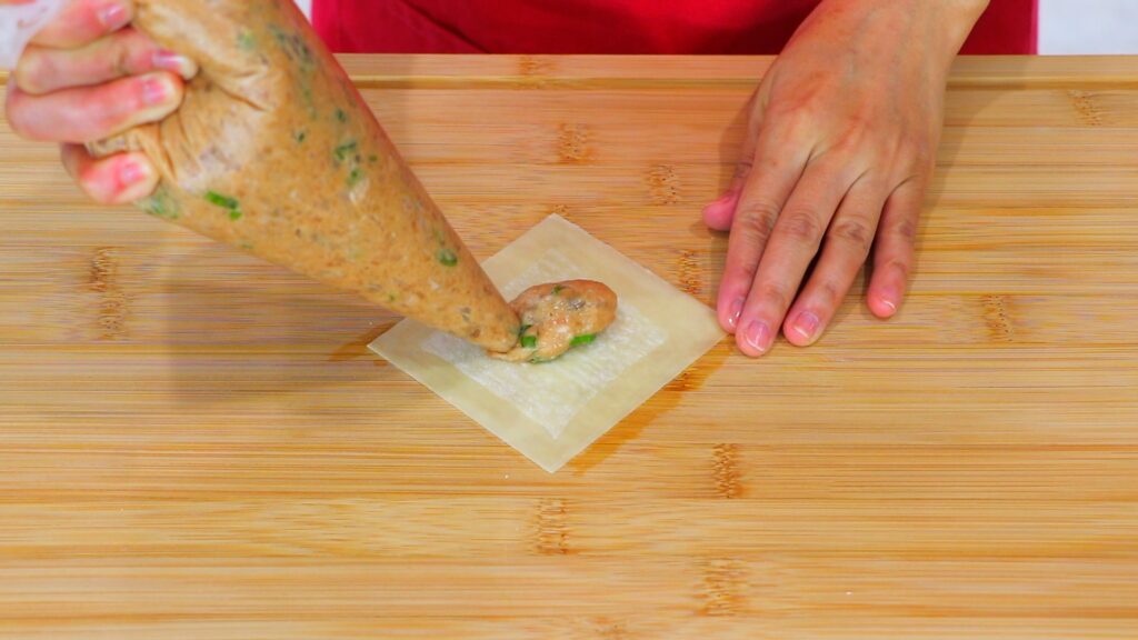 30-Min Shrimp and Pork Wonton Soup 3. Squeeze