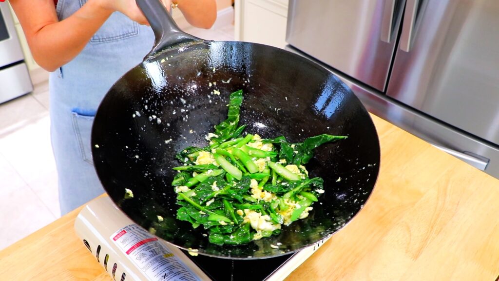 15-Min Shrimp Pad See Ew 5. Stir-Chinese Broccoli