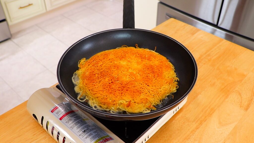 30-Min Hong Kong Crispy Chow Mein with Chicken 6
