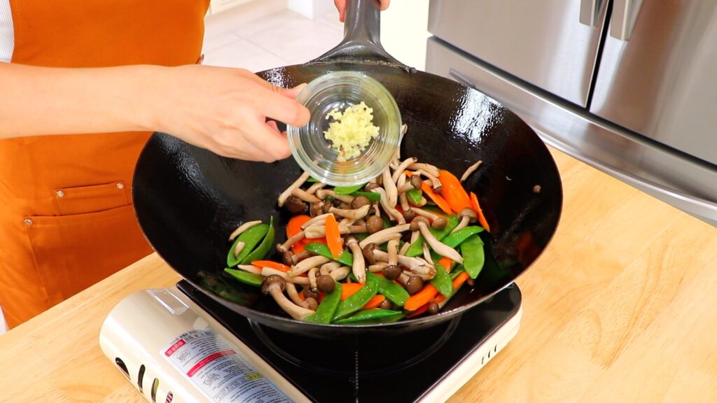30-Min Hong Kong Crispy Chow Mein with Chicken 8